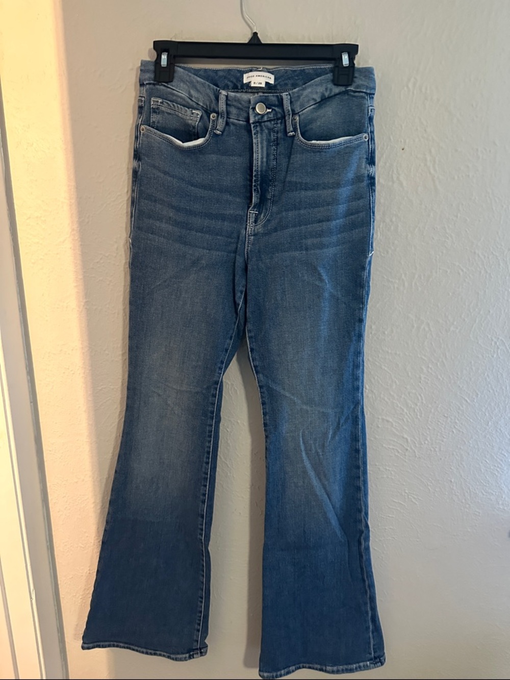 Good American Mid-Blue Flared Jeans
